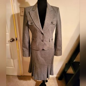 To The Max , 2 piece skirt suit. Jacket size small, skirt sz 6 Turquoise & gray